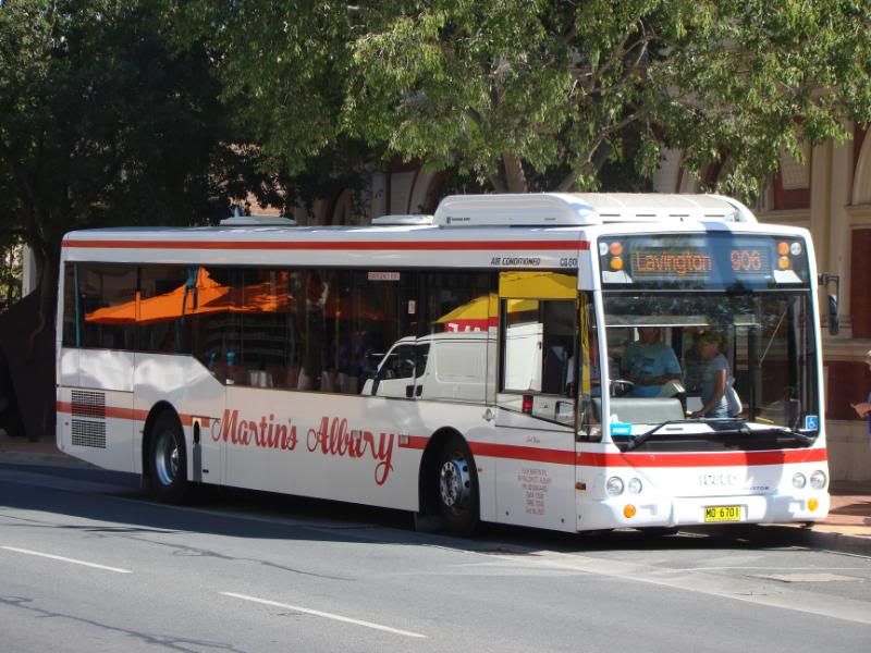 Buses at Albury & Countrylink Coaches (5/4/09).