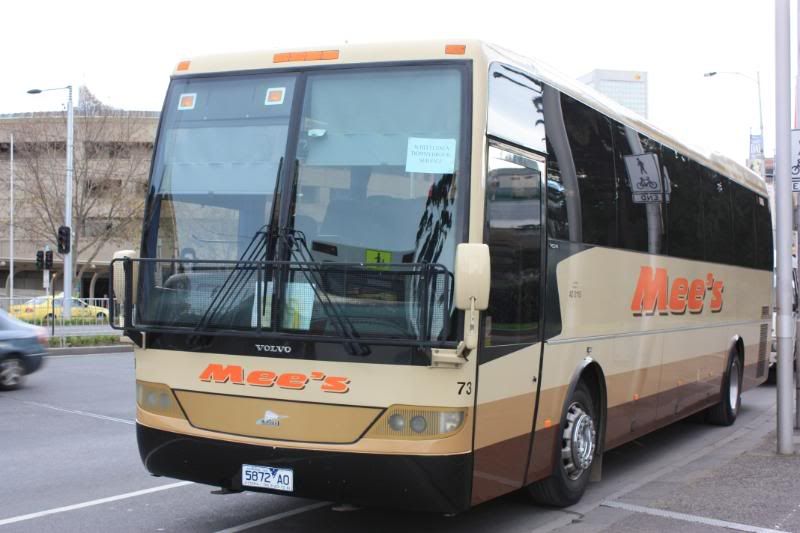 Coach & Bus at St Kilda Rd (21/7/09).