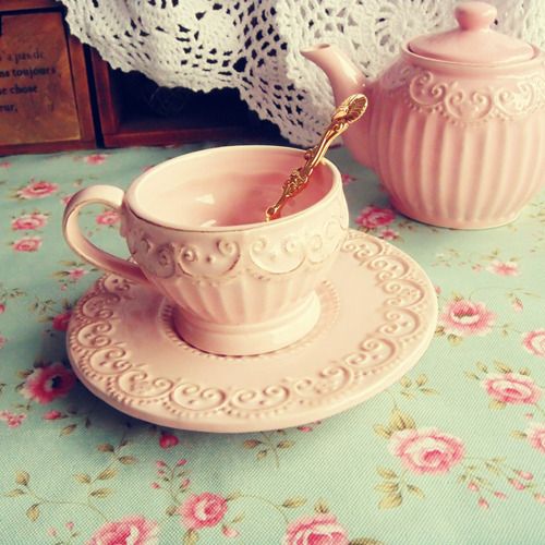 photo vintage-relief-pink-princess-coffee-cup-and-saucer_zpsrcciofb4.jpg
