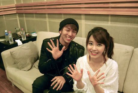 iu and seulong nagging Pictures, Images and Photos