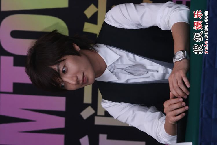 b089cff80ed2e940242df2fe.jpg Leeteuk image by Chunsa_2007