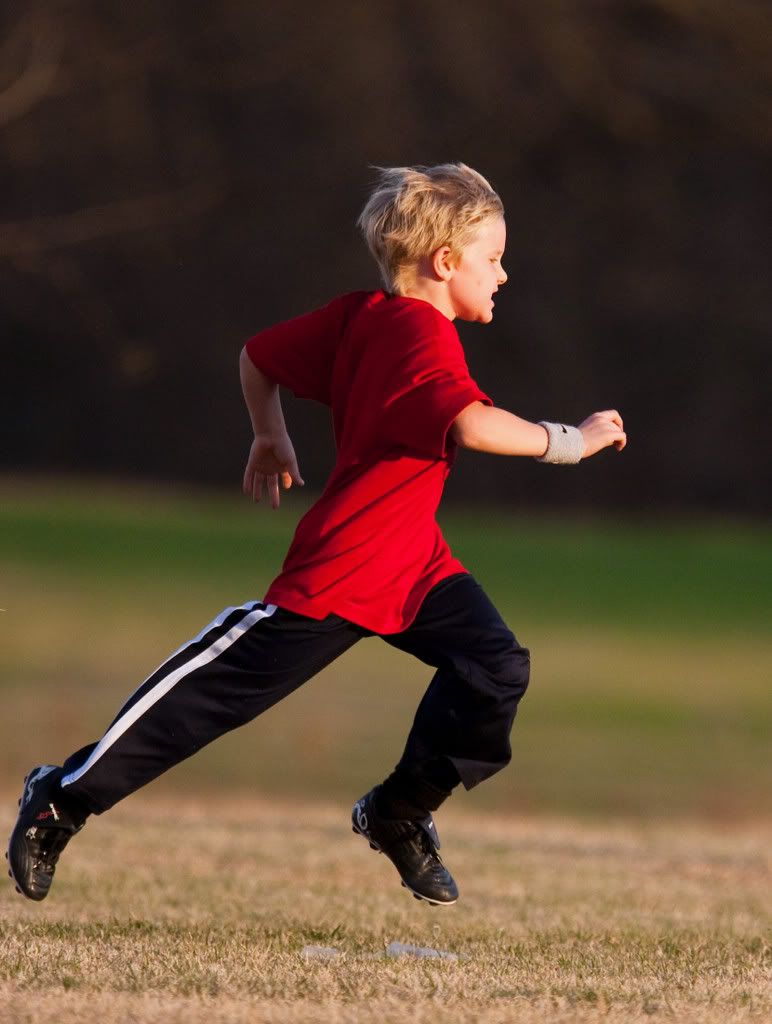 IMAGE: http://i239.photobucket.com/albums/ff66/mcgomez13/03_09Prac-116.jpg