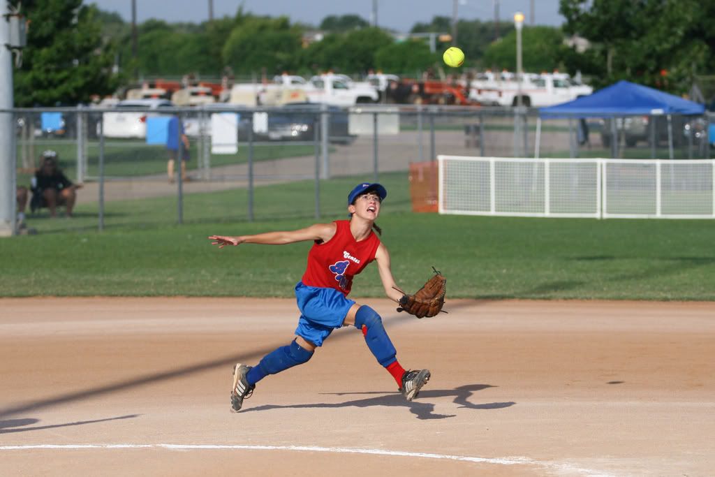 IMAGE: http://i239.photobucket.com/albums/ff66/mcgomez13/Babes-218.jpg