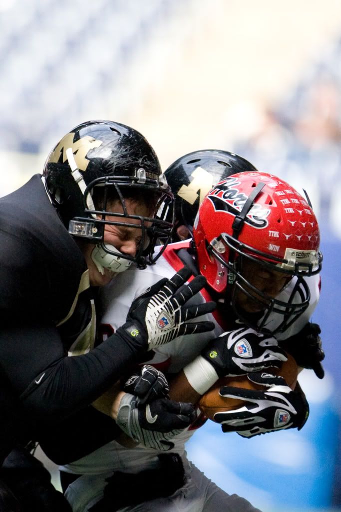 IMAGE: http://i239.photobucket.com/albums/ff66/mcgomez13/FOF18908.jpg