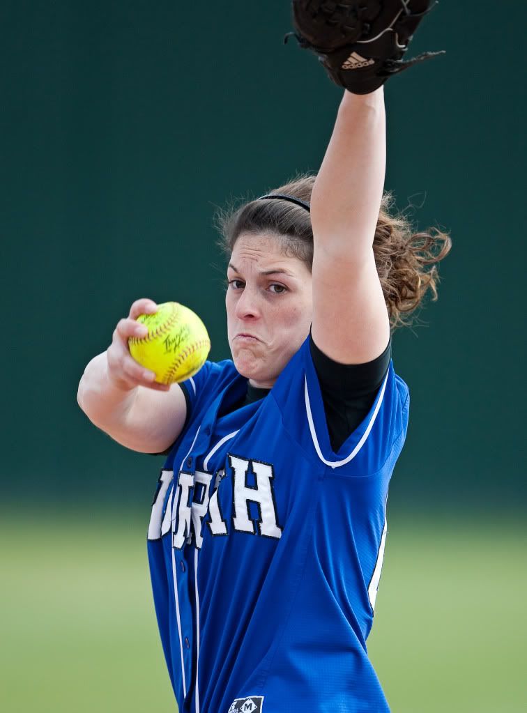 IMAGE: http://i239.photobucket.com/albums/ff66/mcgomez13/NMvR-207.jpg