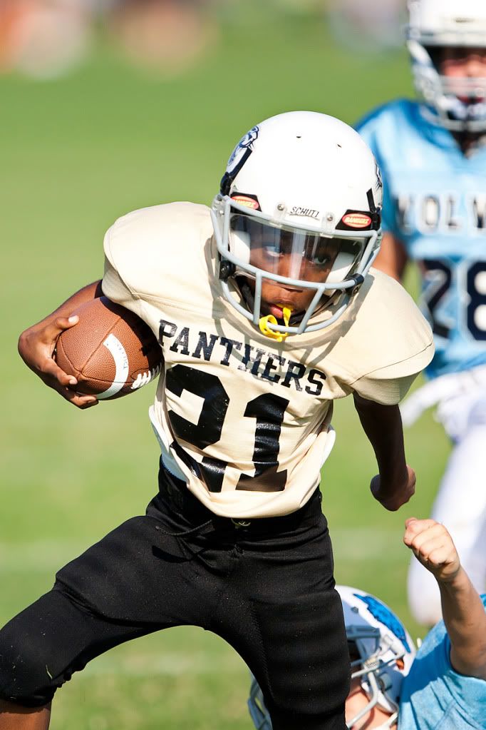 IMAGE: http://i239.photobucket.com/albums/ff66/mcgomez13/Panthers9_18-109.jpg