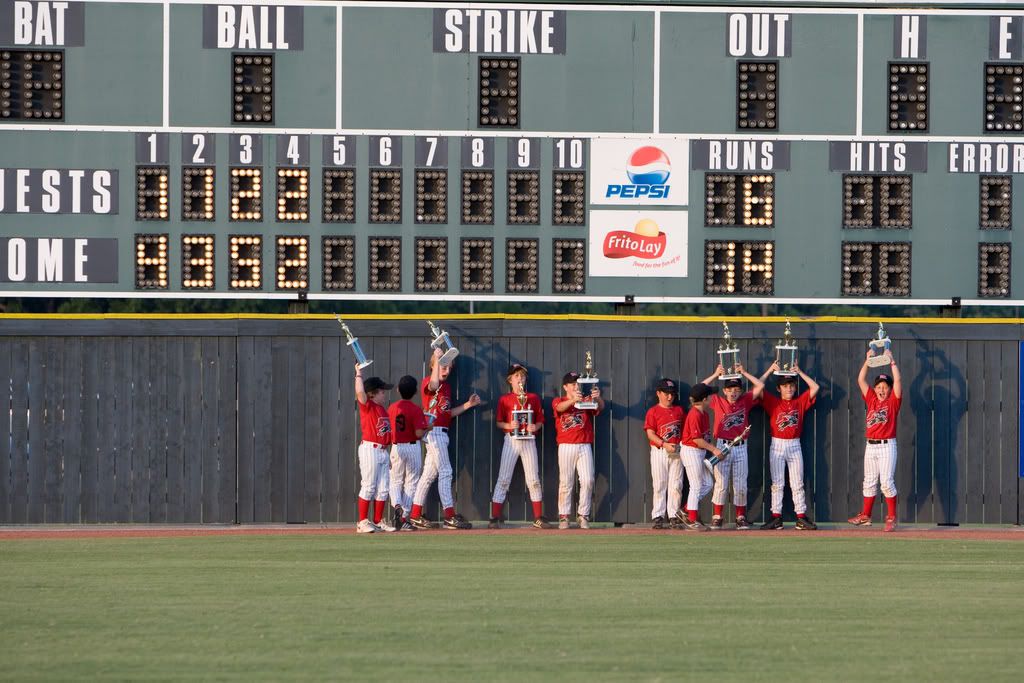 IMAGE: http://i239.photobucket.com/albums/ff66/mcgomez13/RidersvsGhost-737.jpg