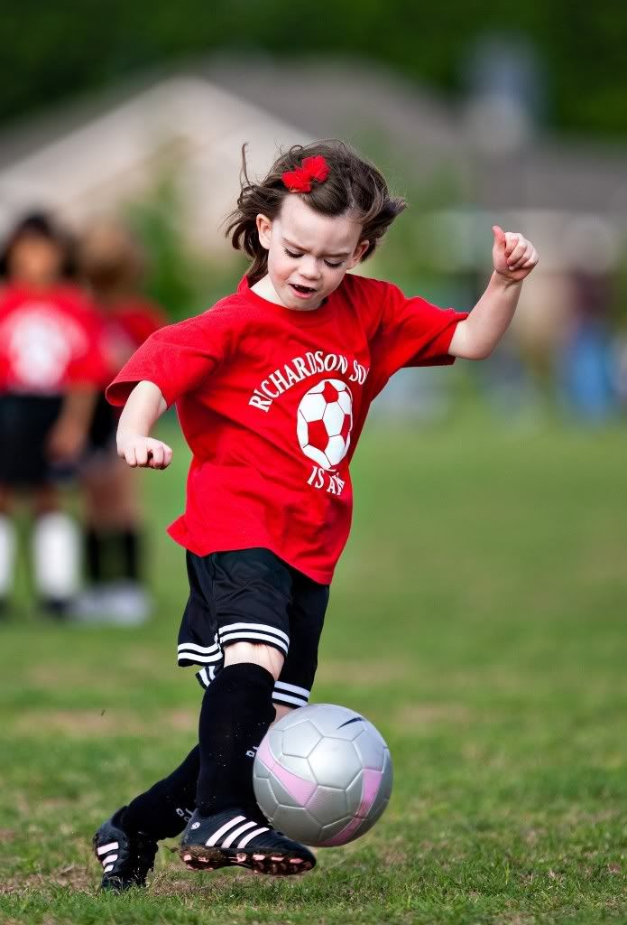 IMAGE: http://i239.photobucket.com/albums/ff66/mcgomez13/Soccer-570.jpg