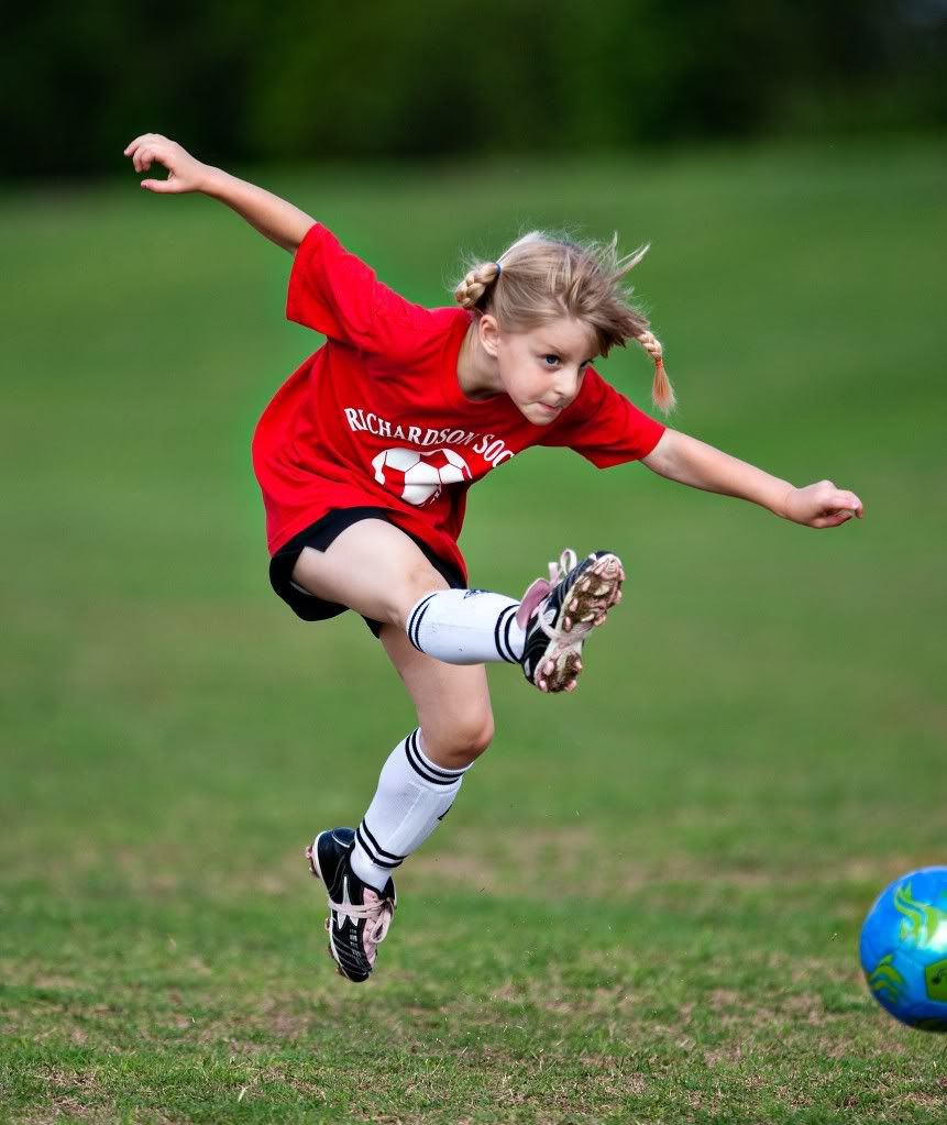 IMAGE: http://i239.photobucket.com/albums/ff66/mcgomez13/Soccer-649.jpg