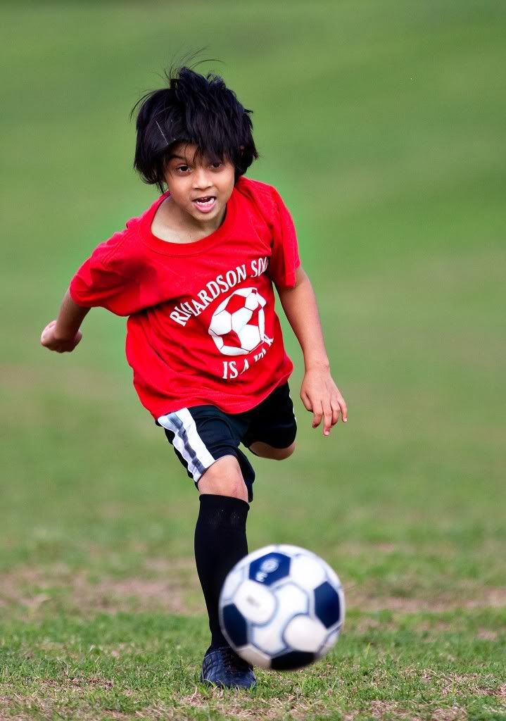 IMAGE: http://i239.photobucket.com/albums/ff66/mcgomez13/Soccer-657.jpg