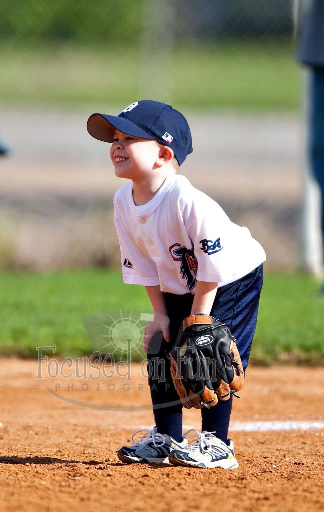 IMAGE: http://i239.photobucket.com/albums/ff66/mcgomez13/TigersTball-231.jpg