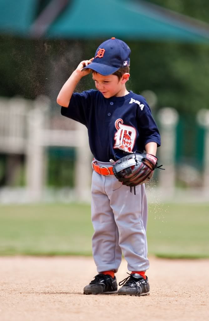 IMAGE: http://i239.photobucket.com/albums/ff66/mcgomez13/TigersTball-300.jpg