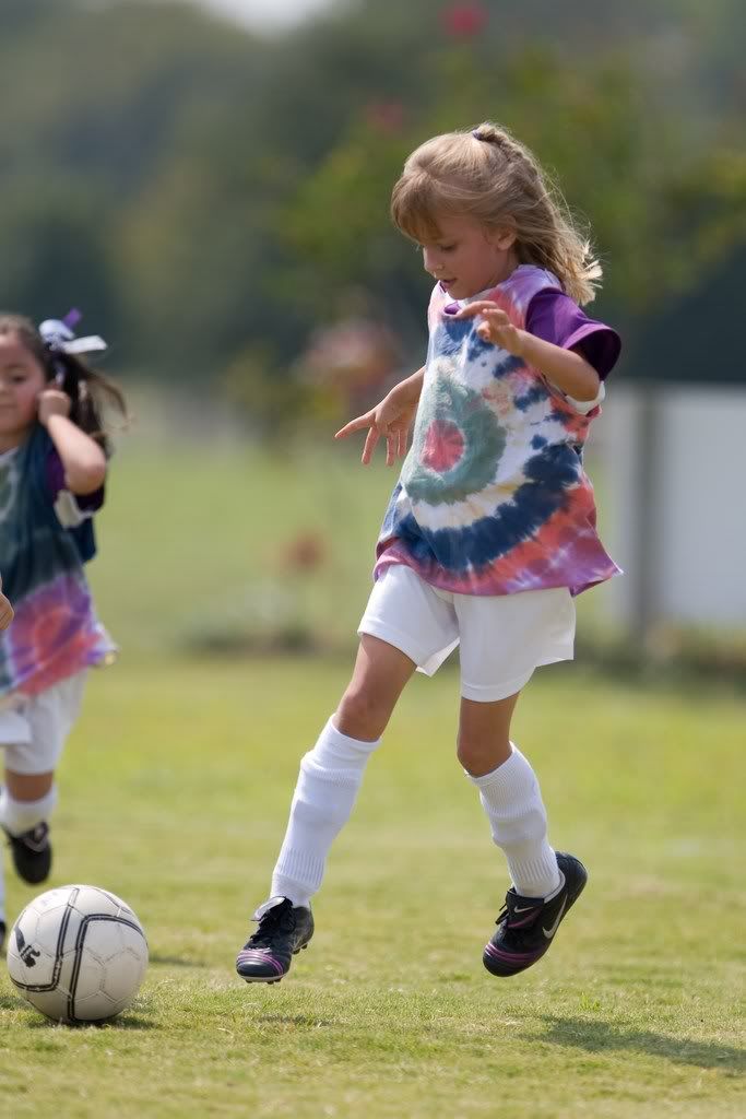 IMAGE: http://i239.photobucket.com/albums/ff66/mcgomez13/U6GStarletsvsSoccerMonsters-268.jpg