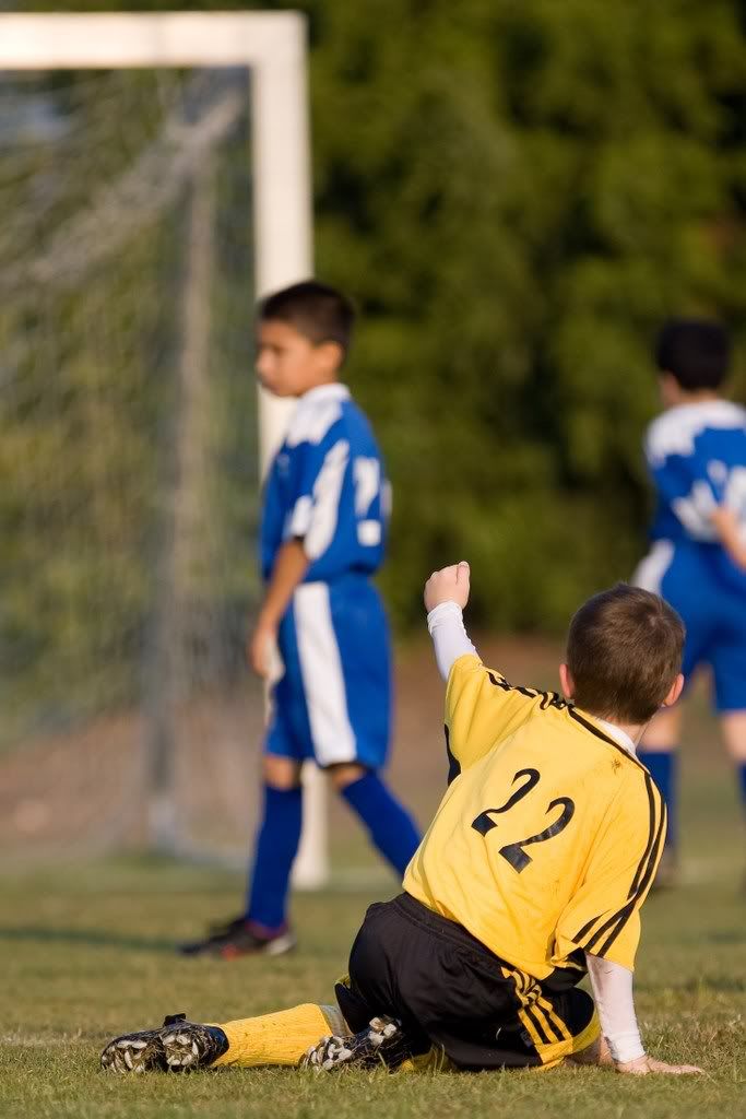 IMAGE: http://i239.photobucket.com/albums/ff66/mcgomez13/U8BRangersvsMavericks-192.jpg