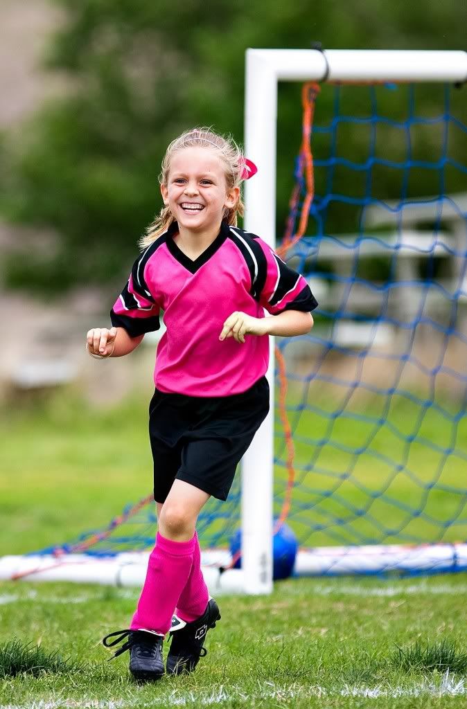 IMAGE: http://i239.photobucket.com/albums/ff66/mcgomez13/prettyvchaos-457.jpg